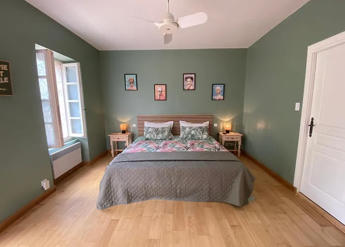 Petit Rousset Noyer شقة *